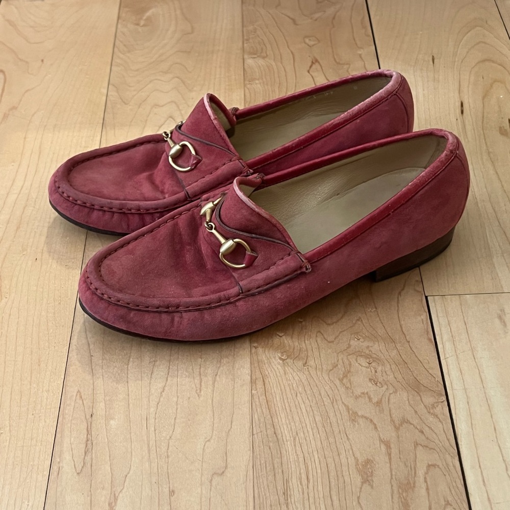 Vintage Gucci pink loafers with horse bit detail